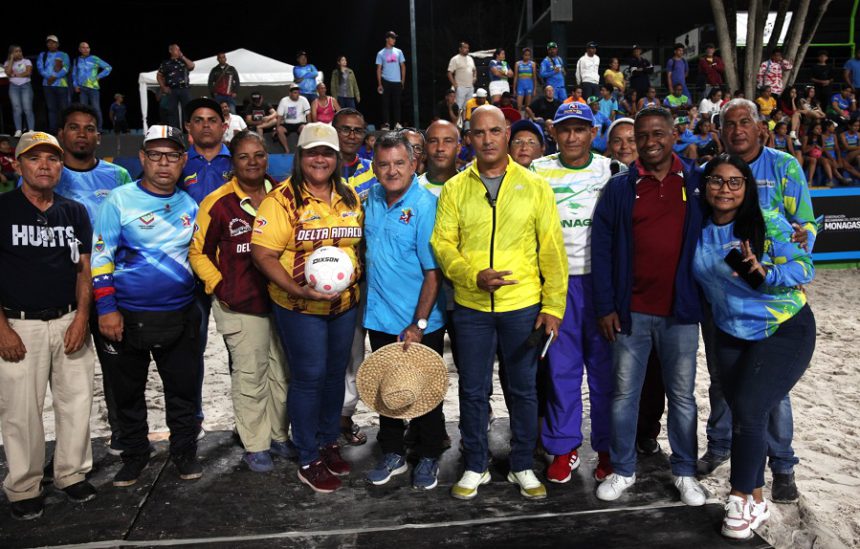 Arrancó el campeonato clasificatorio de kickingball de playa