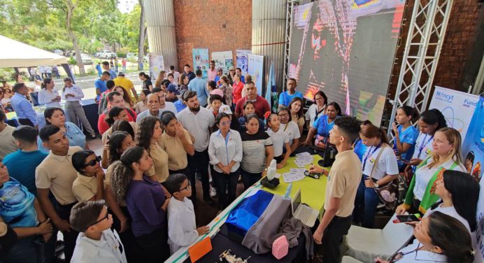 Ministra Sandra Oblitas inauguró feria de Oportunidades de Estudio 2024