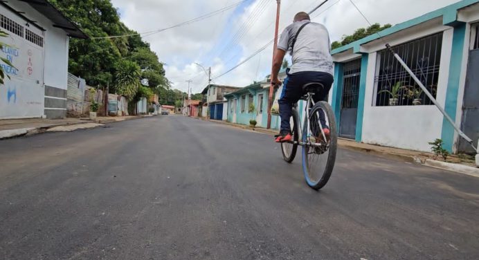 Plan de asfaltado llegó al sector La Laguna de La Puente