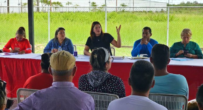 Alcaldesa Ana Fuentes se reúne con estructuras parroquiales de Maturín rumbo al 28-J