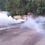 Gobiernos nacional y regional fumigan calles del municipio Acosta.