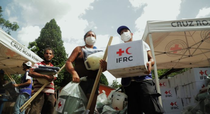 Banesco y la Cruz Roja se unen para apoyar a familias de Cumanacoa