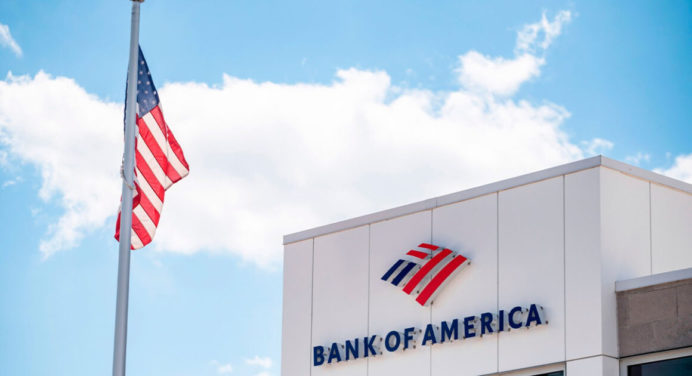 Bank of America enfrenta descenso del 6% en ganancias, pero supera las expectativas de los analistas