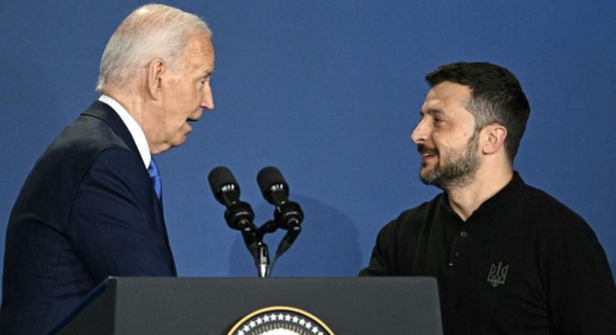 Biden insiste en seguir la campaña a pesar de confundir a Zelenski con Putin