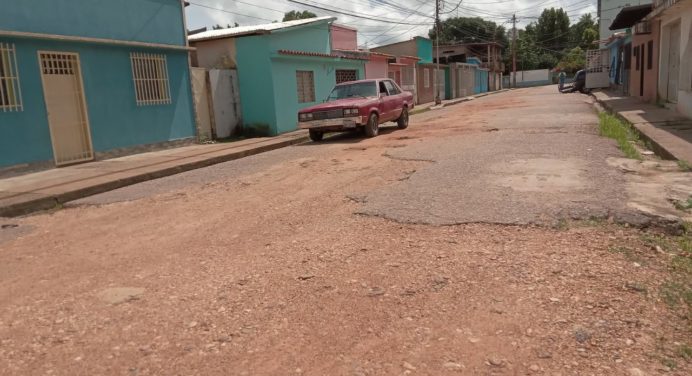 Carrera 6 de Las Cocuizas lleva más de 10 años sin asfaltado