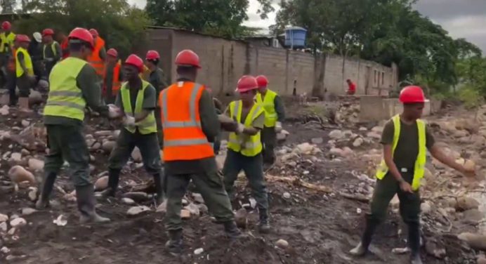 Construyen muro de gavión en Cumanacoa tras fuertes deslaves y afectaciones