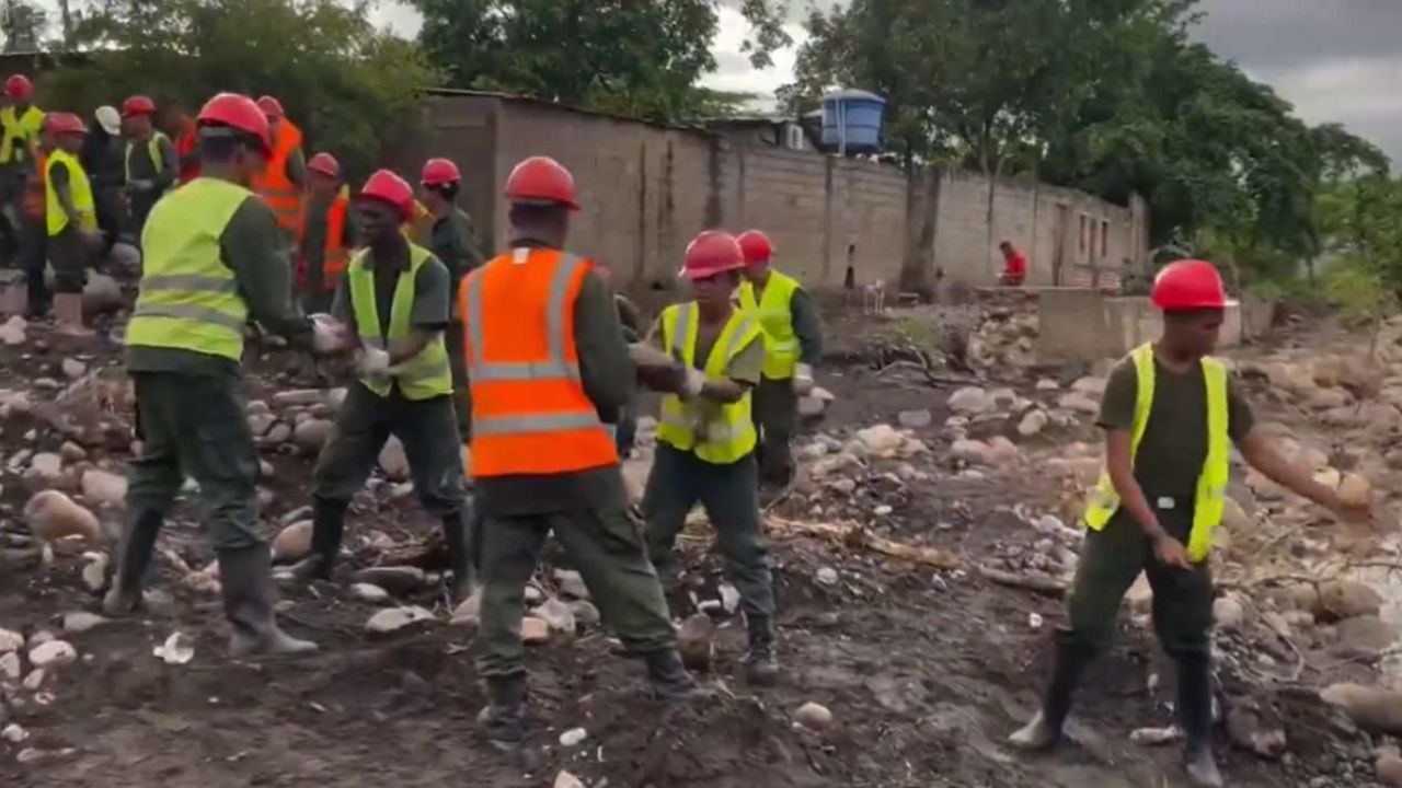 Construyen muro de gavión en Cumanacoa tras fuertes deslaves y afectaciones