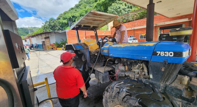 Distribuyen combustible a 91 productores del municipio Acosta