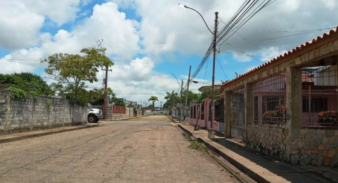 Fuertes lluvias provocaron la anegación de 4 casas en Brisas del Orinoco