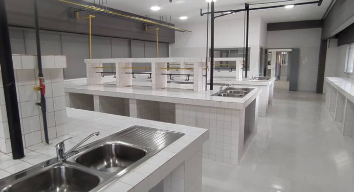 Gobernador Luna culmina primera etapa de rehabilitación de laboratorios en la UDO