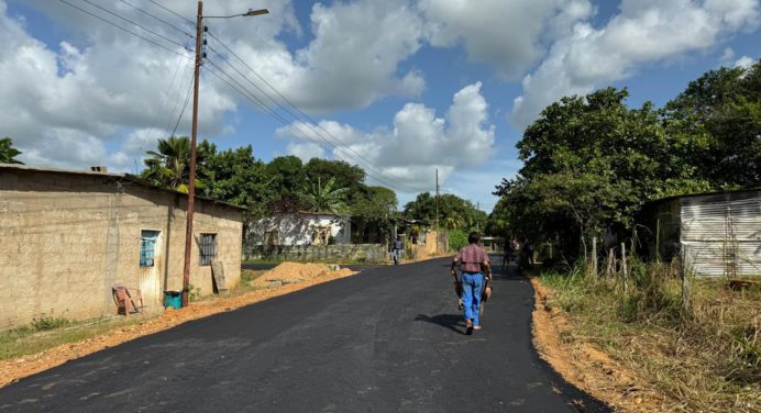Gobernador Luna deja como nueva la calle El Río en Santa Elena de Viboral