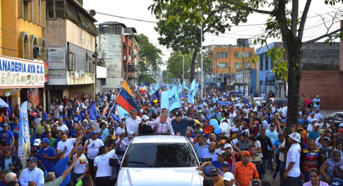 Gobernador Manuel Rosales realizó marcha en Maturín