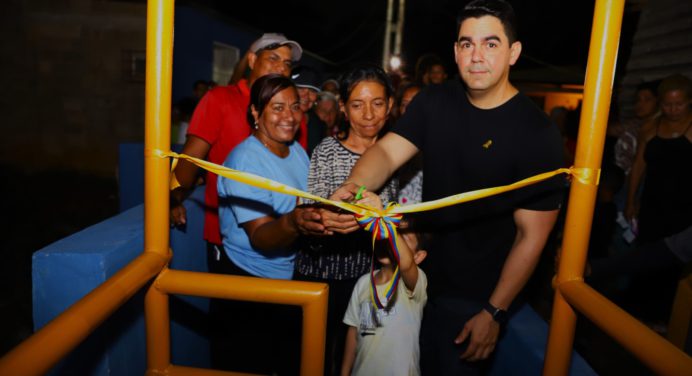 Gobierno Bolivariano inauguró puente peatonal en el Bajo Guarapiche