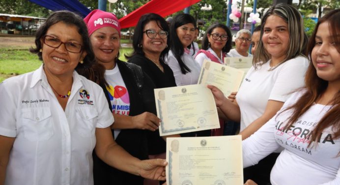 Gran Misión Venezuela Mujer entregó 200 certificados en Maturín