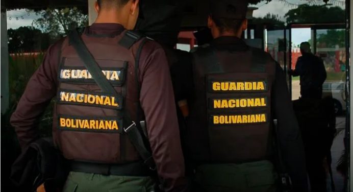 Capturados tres hombres por cometer robo a una mujer en Maturín