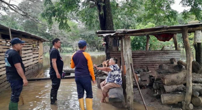 Lluvias torrenciales en Calabozo dejan a ocho familias afectadas