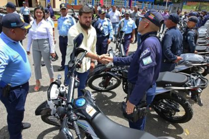 policía