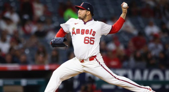Monaguense José Quijada consigue su primera victoria en la MLB en esta temporada