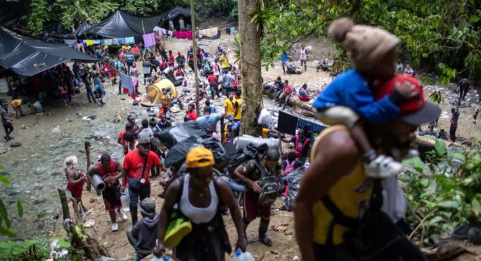 Mueren 10 migrantes tras ser arrastrados por un río en el Darién (+VIDEOS)