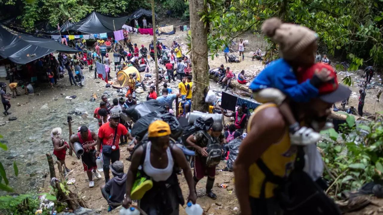 Mueren 10 migrantes tras ser arrastrados por un río en el Darién (+VIDEOS)