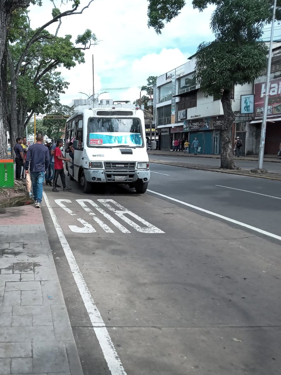 Poco transporte público