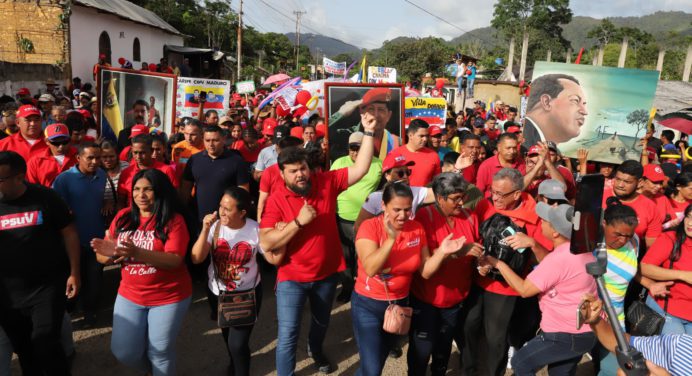 Parroquia Teresén de Caripe se moviliza en apoyo a Nicolás Maduro