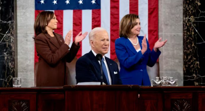 Pelosi respalda a Kamala Harris como candidata presidencial en EE.UU.