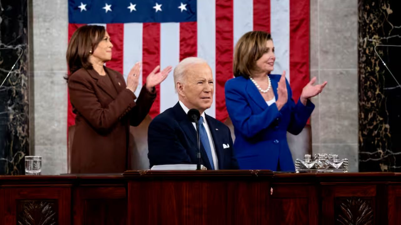 Pelosi respalda a Kamala Harris como candidata presidencial en EE.UU.