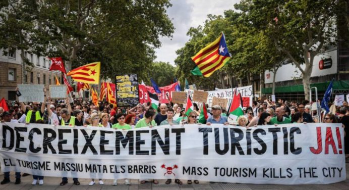 Protestaron por el excesivo turismo en Barcelona
