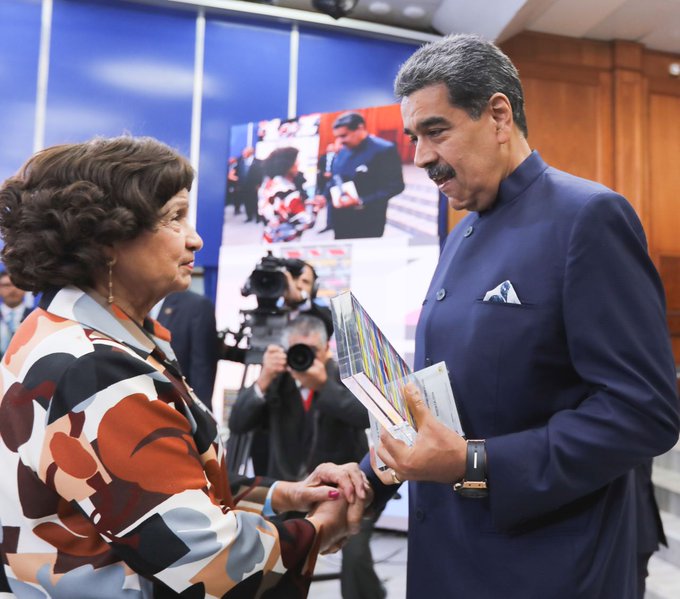 Rosita Caldera and Judith Gonzalez received the Simon Bolivar National Journalism Award laverdaddemonagas.com Rosita Caldera