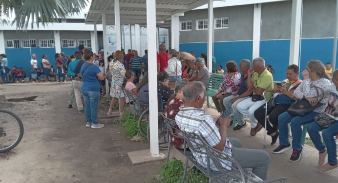 Saime realiza entrega inmediata de cédula a los adultos mayores