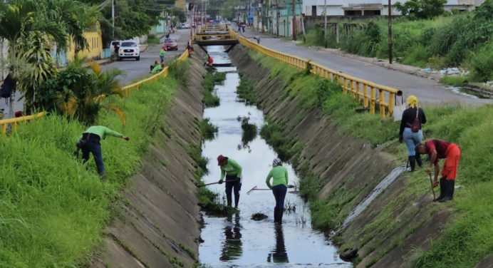 Saneados dos kilómetros del caño ubicado en el sector Las Avenidas de Maturín