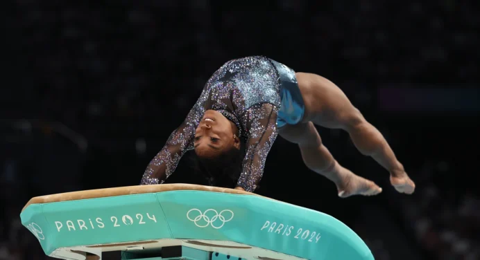 Simone Biles con excelente desempeño tras su regreso a los Juegos Olímpicos en París