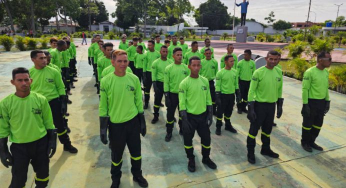 Trabajadores de aseo urbano reciben dotación de uniformes