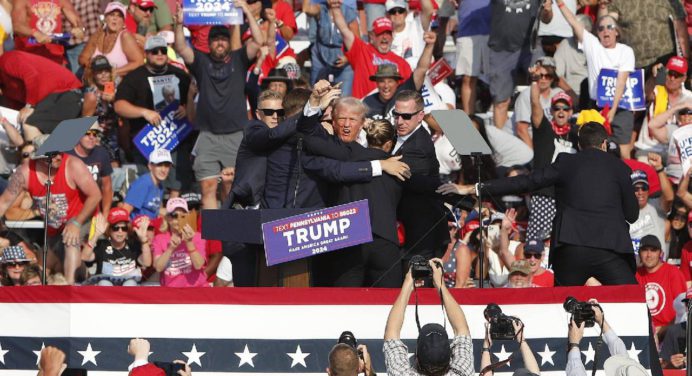 Trump confirmó que la bala le alcanzó en la oreja derecha