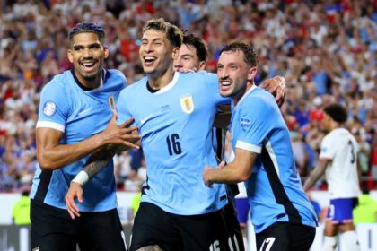 Uruguay derrota a Estados Unidos y avanza a cuartos