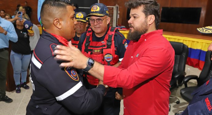 Ascensos, reconocimientos y condecoraciones recibieron bomberos de Monagas