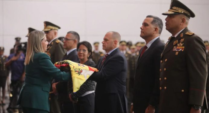 Autoridades rinden homenaje a la Bandera Nacional hoy en su día #3Ago