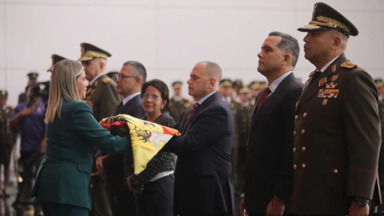 Autoridades rinden homenaje a la Bandera Nacional hoy en su día #3Ago