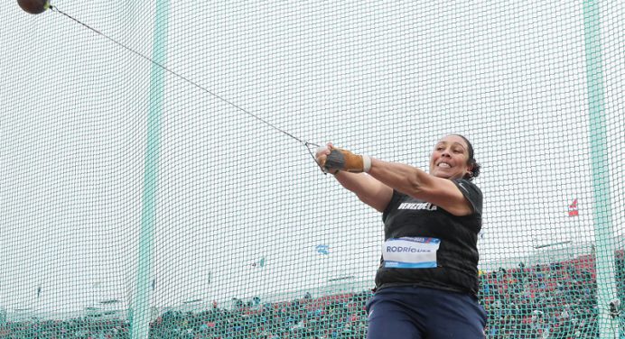 Criolla Rosa Rodríguez avanza a la final de lanzamiento de martillo en París 2024