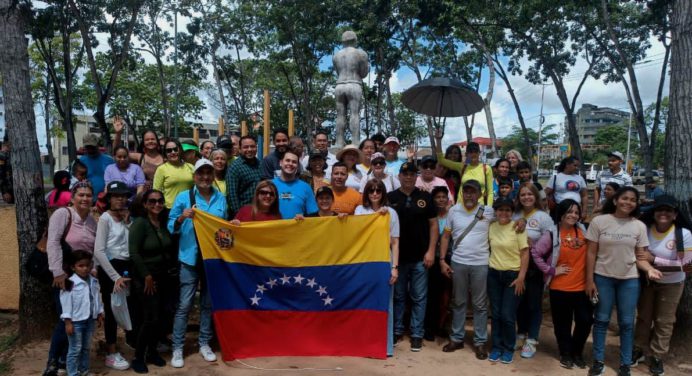 Cristianos evangélicos elevan oraciones por la paz de Venezuela en plazas de Maturín