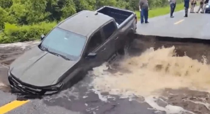 Debby deja 5 muertos en su paso por Estados Unidos