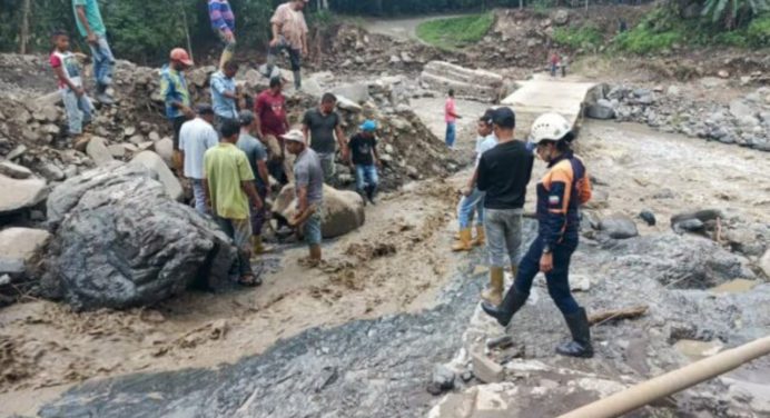 Desbordamiento de quebradas en Lara causa estragos en varias comunidades