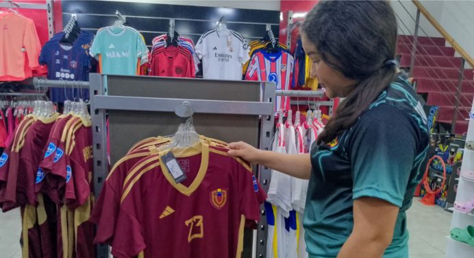 Desde 10 dólares se consiguen las camisas de la Vinotinto