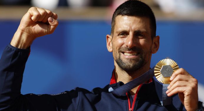 Djokovic hizo historia en París 2024 al vencer a Carlos Alcaraz y lograr la medalla de oro