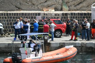 yate hundido en Sicilia