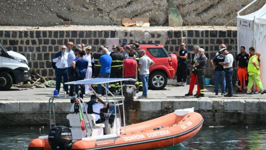 yate hundido en Sicilia