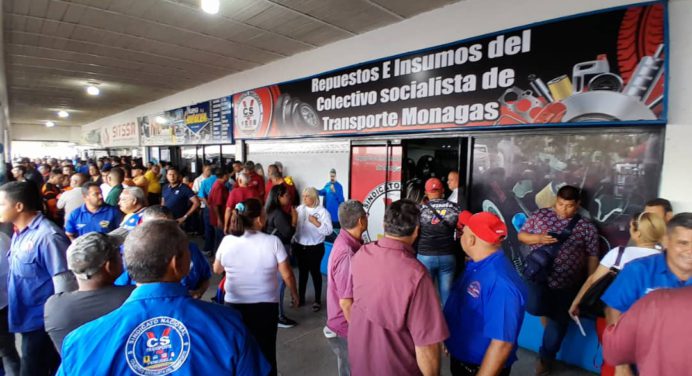 Favorecen a más de Mil 900 transportistas con tienda del colectivo socialista