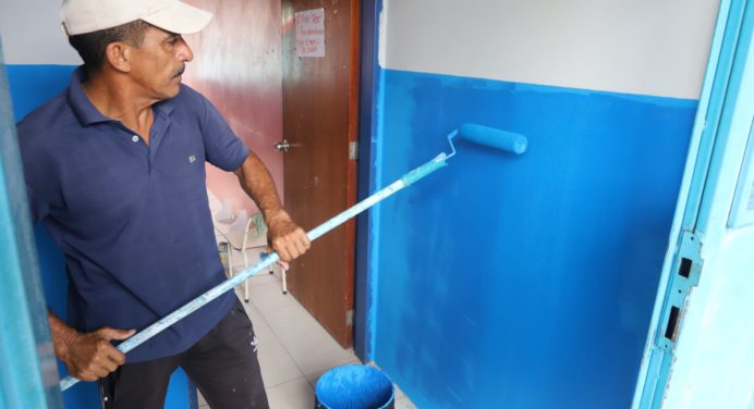 Gobernación y Poder Popular rehabilitan centros educativos en comuna Carlos Escarrá