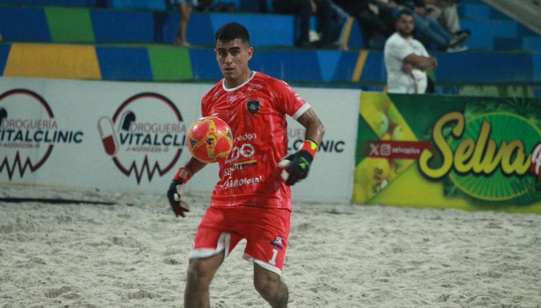 Alejandro Quintero, arquero del conjunto azulgrana de playa